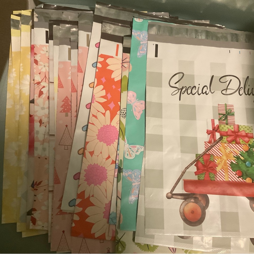 Set of 25 Various Pattern Polymailers - 10x13 -